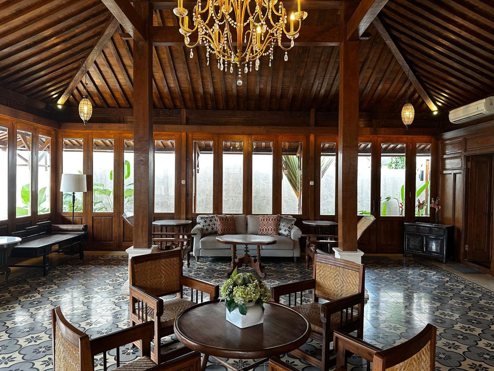 Gria Kerten Surakarta  Exterior photo